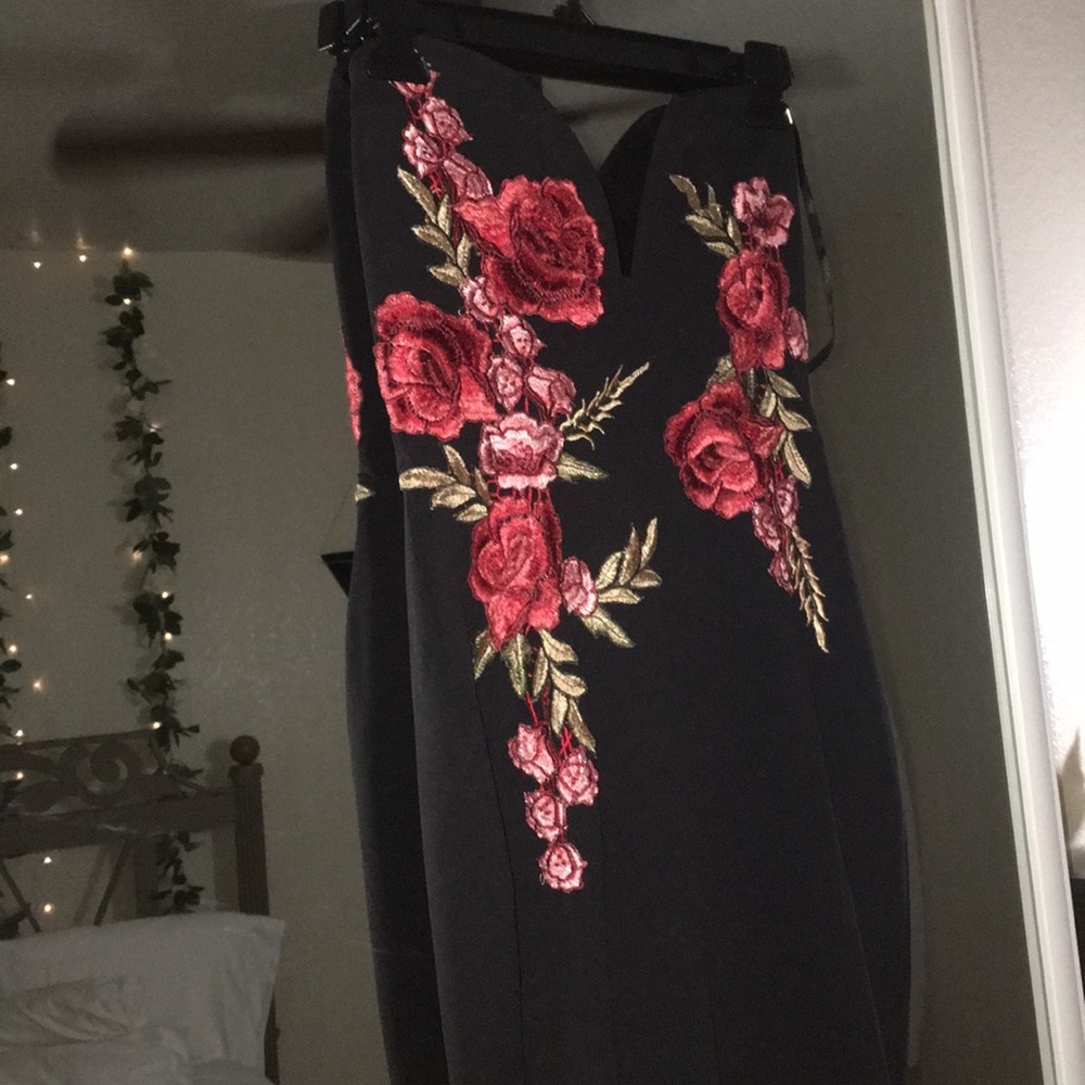 Black Floral Detailed Evening Gown Size Small